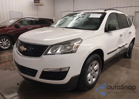 2015 Chevrolet Traverse Ls z USA, uszkodzony, nr VIN 1GNKRFKD2FJ276711